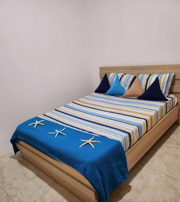 Kot Nu - Beach Themed Apartment - 3 Mins Walk From The Sea Flic en Flac Exterior foto