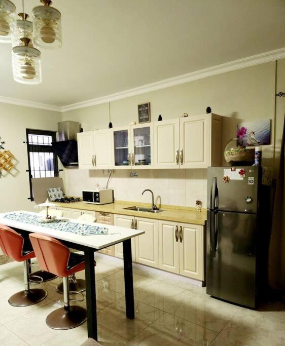Kot Nu - Beach Themed Apartment - 3 Mins Walk From The Sea Flic en Flac Exterior foto